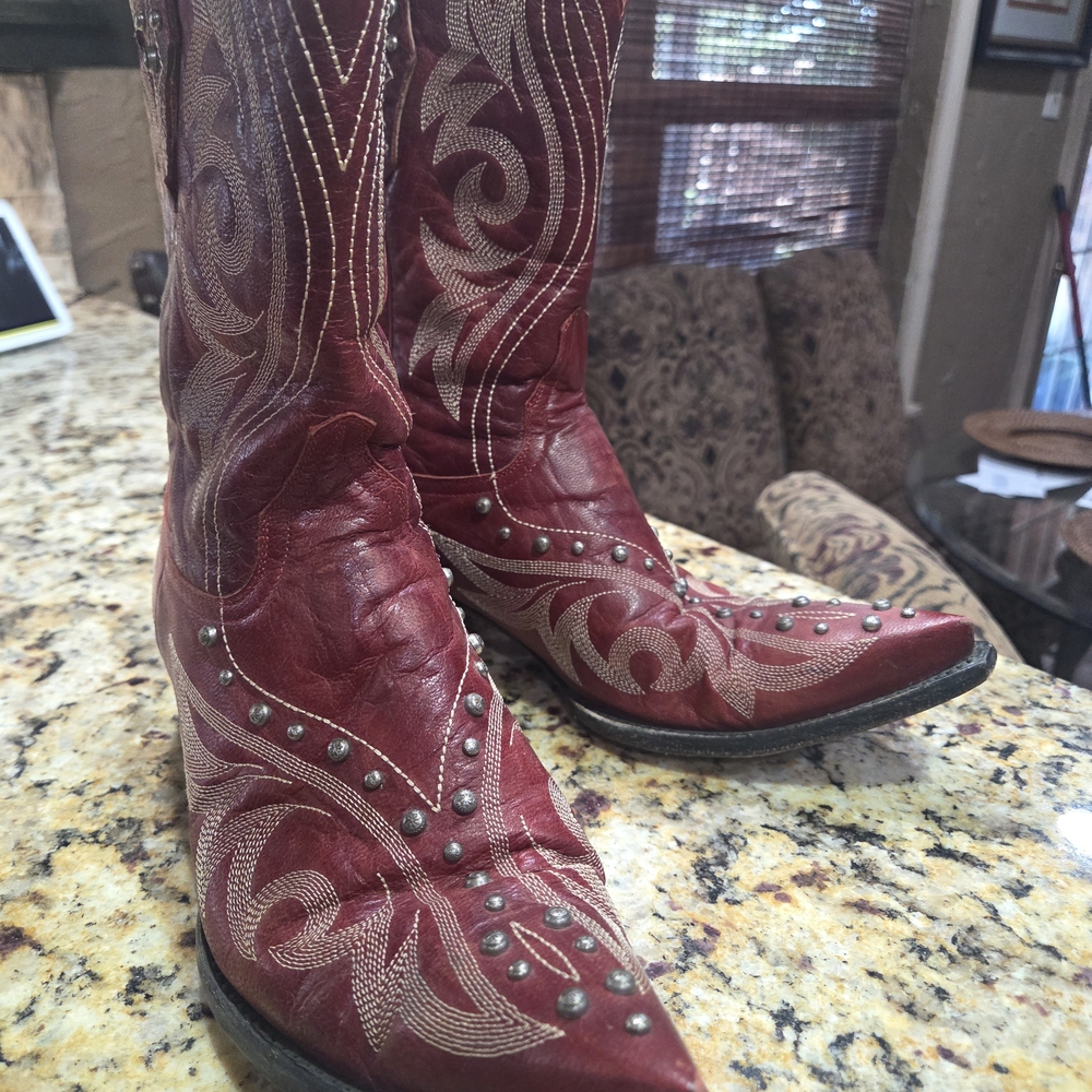 Elegant Red Embroidered Heeled Boots